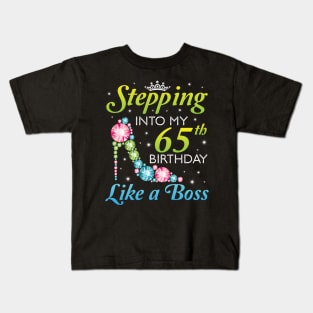 Happy Birthday 65 Years Old Stepping Into My 65th Birthday Like A Boss Was Born In 1955 Kids T-Shirt